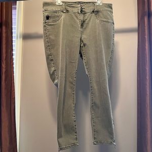 Torrid Green Jeggings With Zipper Details Size 16